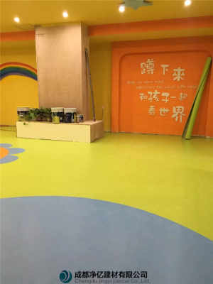 叠彩区幼儿园专用塑胶地板厂家直销价格引关注，优质服务欢迎咨询